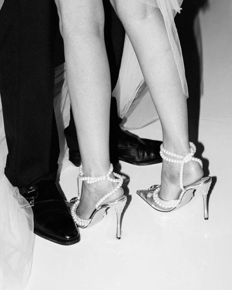 Mumu Wedding, Magnolia Park, Cora Reilly, Wedding Heels, Pearl Wedding, Wedding Pics, Couple Aesthetic, Wedding Photoshoot, Future Wedding