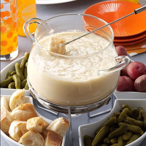 70s Food, Copycat Recipes Olive Garden, Fondue Recipes Cheese, Fajita Marinade, Fondue Recipe, Olive Garden Recipes, Fondue Party, Cocktail Party Food, Fondue Recipes