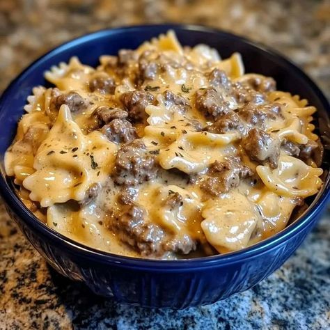 Gordon Ramsay recipes | Creamy Beef and Bowtie Pasta 🍝🥄 | Facebook Bow Tie Pasta Recipe, Pasta Farfalle, Pasta Ingredients, Bowtie Pasta, Food Board, Meal Recipes, Creamy Pasta, Creamy Garlic, Satisfying Food