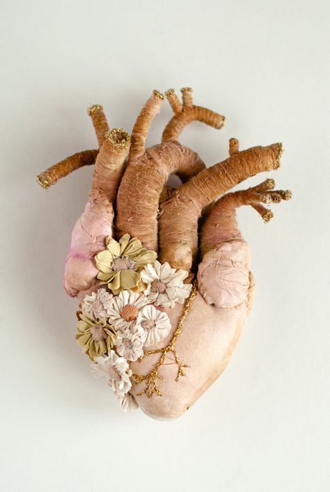 Human Heart With Flowers, Art Bizarre, Heart With Flowers, Textile Sculpture, Colossal Art, Faux Taxidermy, Modern Crafts, Textile Fiber Art, Anatomical Heart