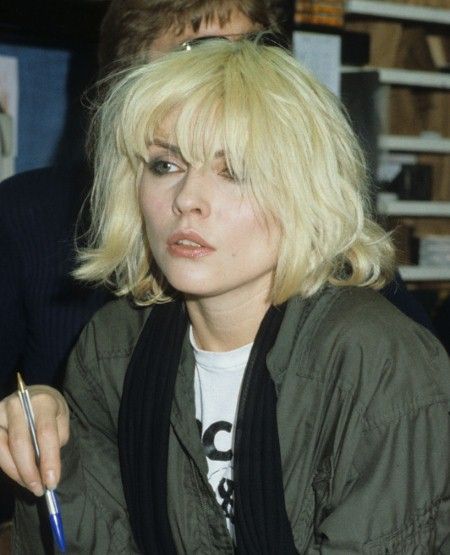 Debbie Harry Debbie Harry Hair, Khol Eyeliner, Garage Punk, Shaggy Bob Hairstyles, Shaggy Bob, Blondie Debbie Harry, Hugh Dancy, Debbie Harry, Jim Morrison