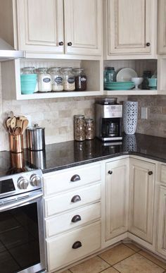 Kitchen Cabinets To Ceiling, Cabinets To Ceiling, Redo Kitchen Cabinets, Kitchen Cabinet Inspiration, Painted Kitchen, Wall Cabinets, New Kitchen Cabinets, Kitchen Redo, Tiny Kitchen