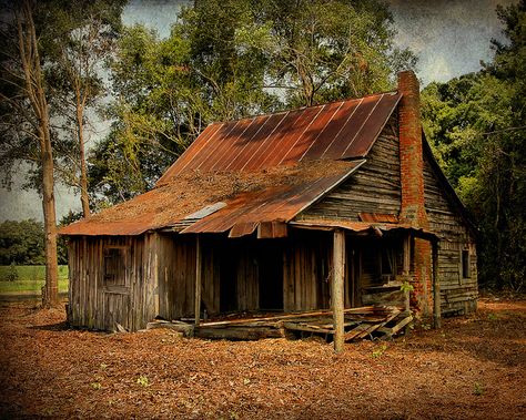 Exposed Cracker by Brian Brown (Dirt Road Cowboy), via Flickr Old Log Cabin, Cracker House, Old Cabins, Old Abandoned Buildings, Barn Pictures, Country Barns, Old Abandoned Houses, Mountain Painting, South Georgia