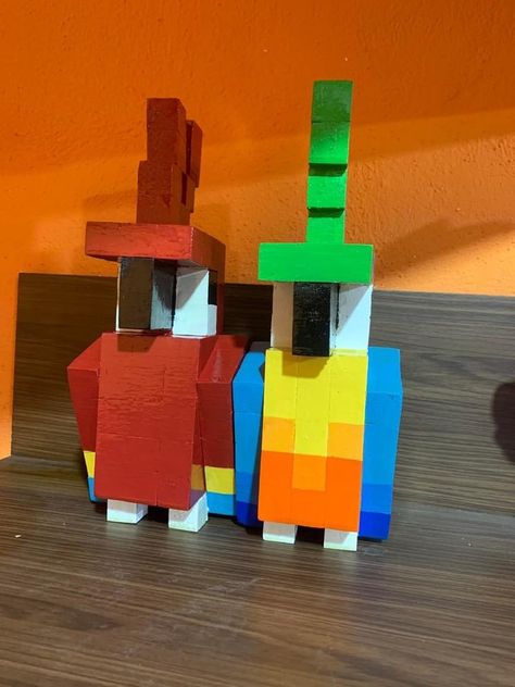 Minecraft Parrot Wooden Block, Wooden Cube Crafts, Grian Cosplay, Lego Craft, Spooky House, Minecraft Decorations, Wooden Cubes, Minecraft Crafts, Minecraft Creations