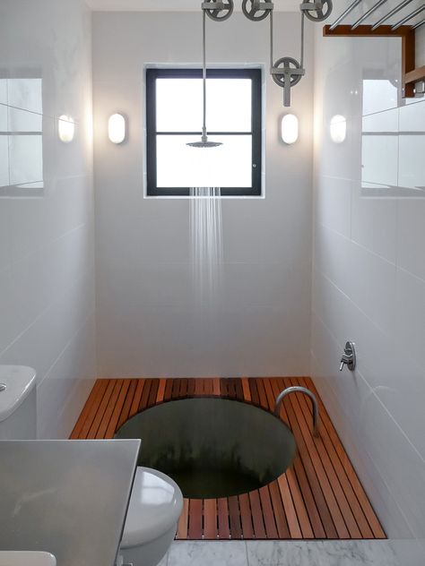 Sunken Concrete Bathtub by Lance Workshop Soaker Tub Wet Room, Japanese Soaking Tub Shower Combo, Soaking Tub Shower Combo, Drømme Bad, Sunken Bath, Japanese Bathtub, Workshop Architecture, Concrete Bathtub, Sunken Bathtub