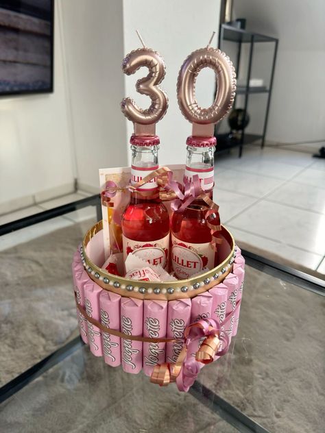 30 Birthday Gifts For Her, 30 Birthday Gifts, 30th Birthday Present, 30th Birthday Gift Ideas, Diy Gifts Love, 30th Birthday Presents, 50th Birthday Presents, Valentines Gift Box, Giving Gifts