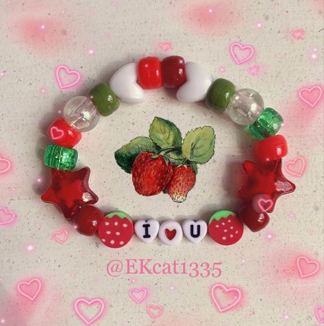 Strawberry Candy Bead Bracelet Ideas, Pink Kandi, Pulseras Kandi, Diy Kandi Bracelets, Pony Bead Bracelets, Diy Kandi, Kandi Cuff, Kandi Patterns, Bracelet Craft Diy