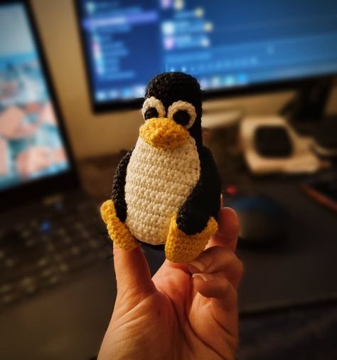 Linux Penguin, Penguin Crochet, Linux, Penguins, Crochet Hats, Crochet, Pins, Quick Saves