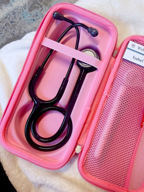 Nursing School Essentials, Nursing Aesthetic, Stethoscope Case, Nurse Things, Stethoscope Accessories, Med Student Gift, Littmann Stethoscope, Med Vet, Peds Nurse