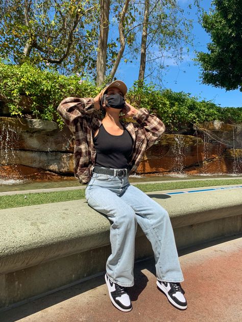 Outfits With Brown Flannel, Light Brown Flannel Outfit, Stage Haze Jordans Outfit, Jordan 1 Mocha Outfit Women, Brown Jordan 1 Outfit, J1 Outfit Women, Fall Outdoor Photoshoot, Brown Flannel Outfit, High Top Outfit