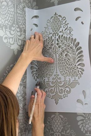 Pola Stensil, Painting Walls Tips, Damask Wall Stencils, Wall Stencils Diy, Damask Wall, Wall Stencil Patterns, Driven By Decor, Diy Wand, Wall Stencils