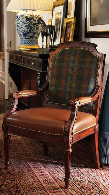 Ralph Lauren Living Room, Ralph Lauren Interior Design, Ralph Lauren Home Living Room, Ralph Lauren Interiors, Ralph Lauren Bedroom, Plaid Chair, English Country Decor, English Decor, Ralph Lauren Home