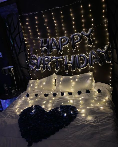 Birthday Room Surprise, Tyler Birthday, Birthday Surprise For Husband, Boyfriends Birthday Ideas, Roses Petals, Suprise Birthday, Birthday Room Decorations, Birthday Surprise Boyfriend, Birthday Goals