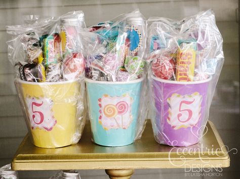 Favors at a Candyland Party #candyland #partyfavors Candyland Goodie Bag Ideas, Candyland Goodie Bags, Candyland Party Theme, Candy Party Ideas, Combined Birthday Parties, Girly Party Ideas, Candy Land Party, Birthday Party Cups, Candyland Birthday