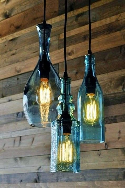 Wine Glass Chandelier, Reuse Wine Bottles, Bottle Chandelier, Old Wine Bottles, Wine Bottle Lamp, Diy Lampe, Glass Bottle Diy, Recycled Glass Bottles, Glass Bottles Art