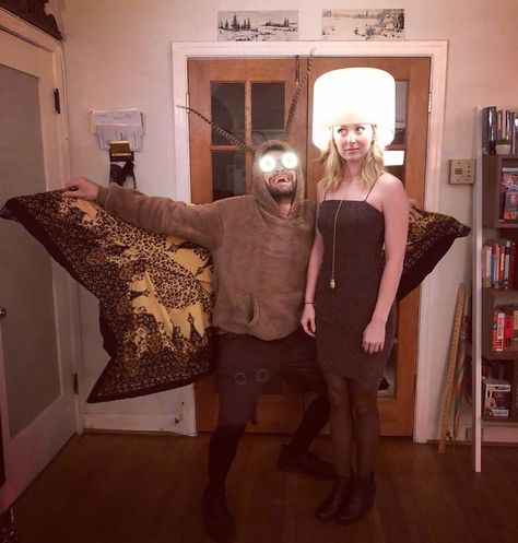 Makeup Zombie, Halloween Parejas, Couples Halloween Outfits, Cute Couple Halloween Costumes, Shahid Kapoor, Funny Costumes, Fantasias Halloween, Poses References, 웃긴 사진