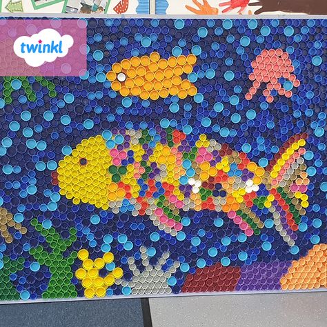 How amazing is this Under the Sea display created from old bottle tops?! We think Liz’s display is a brilliant reminder of how important recycling is to our planet. Visit the Twinkl website to download lots of teaching resources tailored around environmental issues, recycling, and crafts - click to find out more. #underthesea #sea #ocean #teachingresources #teachingideas #twinkl #twinklresources #classroomdisplay #display #classroominspiration #upcycling #bottletops #environment #fish #teacher Under The Sea Eyfs, Under The Sea Display, Under The Sea 3d, Bottle Cap Coasters, Woodcraft Ideas, Bottle Top Art, Recycled Material Art, Plastic Bag Crafts, Plastic Ocean