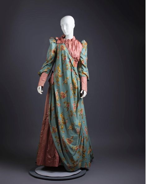 @historicalclothing: “TIME OF DAY THURSDAY Garments in history were often classified by the time of day they’re meant to…” Edwardian Tea Gown, 19th Century Dress, Oc Clothes, 1870s Fashion, Texas Fashion, Tea Gown, 19th Century Clothing, University Of North Texas, Century Dress