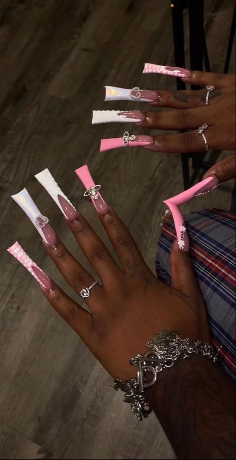 #follow #nailart #nails #nailsofinstagram #longnails #acrylicnails #beautyblog #blogging #blogger #blog Xl Duck Nails Acrylic, Xxl Duck Nails, Extended Duck Nails, Duke Nails, Long Extra Nails, Jt Nails, Long Birthday Nails, Xl Long Acrylic Nails, Xxl Acrylic Nails