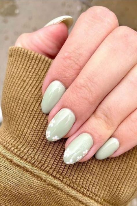 Almond Nails Pastel Green, Pastel Green Dip Nails, Pistachio Green Nails Design, Easter Green Nails, Bridesmaid Nails Green, Light Green Spring Nails, Pistachio Nails Design, Pistachio Nail Color, Light Green Nails With Flowers