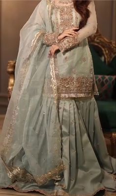 Sarara Design Latest Party Wear Dress, Banarsi Garara Design Pakistani, Gharara Suits Party Wear Pakistani, Nikkah Dress Ideas, Garara Dress, Gharara Designs, Nikah Dress, Conjoined Twins, Nikkah Dress