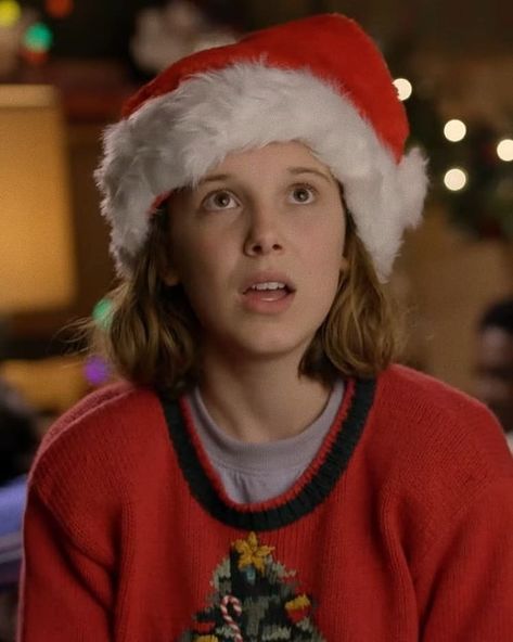 Millie Bobby Brown Pp, Eleven Pp, Millie Bobby Brown Christmas, Millie Bobby Brown Season 3, Christmas Stranger Things, Christmas Pp, Jane Hopper, Stranger Things Christmas, Christmas Video