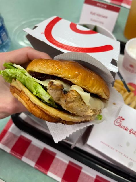 Chick-fil-A Adds Maple Pepper Bacon Sandwich To Menu Sweet And Spicy Pickles, Green Leaf Lettuce, Pepper Bacon, Southern Chicken, Breakfast Party Foods, Leaf Lettuce, Spicy Pickles, Grilled Chicken Breast, Easy Dinner Casseroles