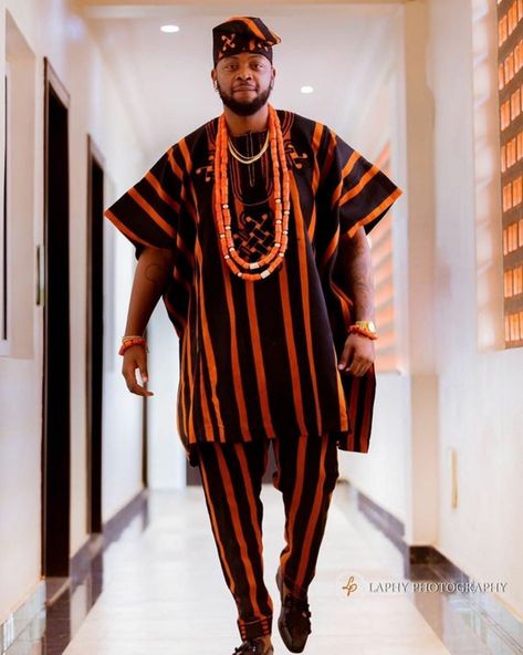 Groom Suit For Wedding, Aso Oke Styles, African Men Clothing, Dashiki For Men, Costume Africain, Suit For Wedding, African Wear Styles For Men, Africa Style, African Attire For Men