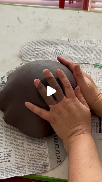 Idit Kolan on Instagram: "How to create a deep bowl from a slab of black clay using a mold. This bowl will also have a textured edge 😍 . . . . . . . . . #potterytricks  #blackclay #potteryprocess  #stonewareclay  #potteryworkshop  #howtomakepottery #clayplay #ceramicstudio #makingceramics #claystudio #makingpottery #claystagram #potterystudio #ceramicworkshop #potteryclass #ceramicsfun #potterytips #ceramicmaking #potteryfun #ceramicprocess  #ceramictips #ceramicclass #pottery101 #instapottery  #ceramics101 #ceramictutorial #potterytutorial #instaceramics" Press Mold Bowl Ceramics, Pottery Bowls Handmade Contemporary, Hand Built Pottery Ideas, Ceramic Ideas Pottery, Diy Ceramic Bowl, Black Clay Pottery, Pottery Molds, Slab Ceramics, Pottery Platter