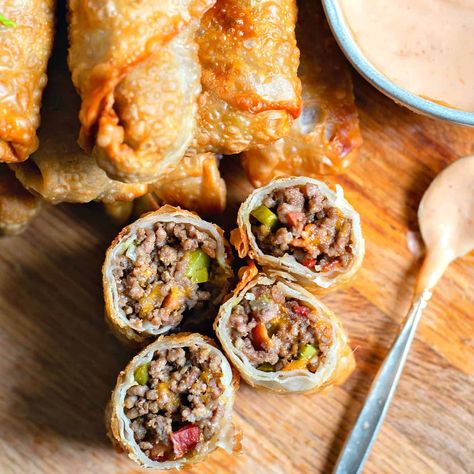 CHEESEBURGER EGG ROLLS (WITH DIPPING SAUCE) Cheeseburger Egg Rolls, Spring Roll Recipe, Country Cook, Egg Roll Recipes, Egg Roll Wrappers, The Country Cook, Cheese Burger, Country Cooking, Egg Roll