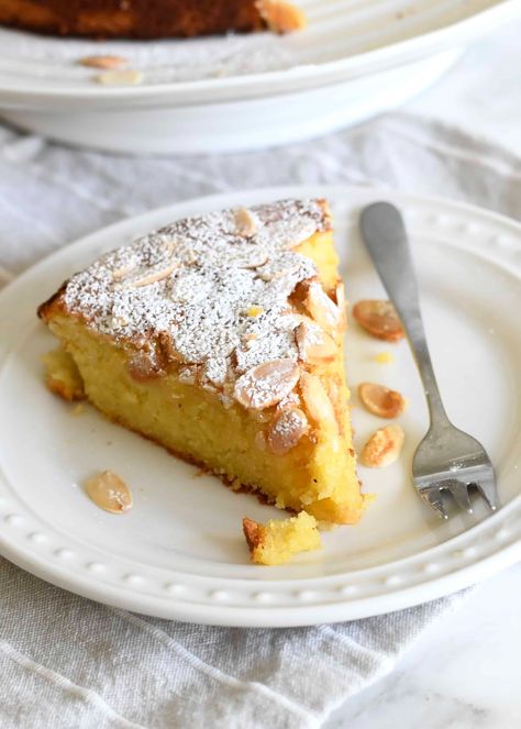 Cooking with Manuela: Italian Gluten-Free Almond-Orange Cake Gluten Free Almond Cake, Pear And Almond Cake, Glutenfri Baking, Almond Cake Recipe, Paleo Baking, Desserts Vegan, Pear Recipes, Almond Cake, A Piece Of Cake