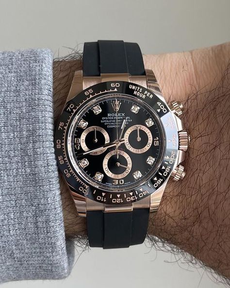 @german.watchguy on Instagram: "Generally a fan of bright dials but this Diamond Index Black dial on the 116515 RG case is working rather well. However Sundust + Baguettes for the win! What’s your favorite combination? . . . . . #wristshot #rolex #daytona #rolexwatch #rolexfamily #watchpassion #chronograph #audemarspiquet #116515 #116505 #watchnerd #watchaddict #watchlovers #armbanduhr #menaccessories #watchenthausiast #rolexpassion #rolexhk #rolexdaytona #116500" Wrist Candy, Rolex Daytona, Accessories Fashion, Peaky Blinders, Mens Accessories Fashion, Luxury Watch, A Fan, Luxury Watches, Jaeger Watch