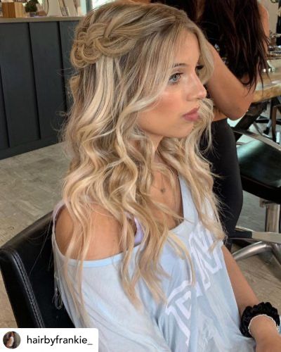 Grad Hairstyles, Cute Prom Hairstyles, Half Up Half Down Hair Prom, Simple Prom Hair, Prom Hair Down, Ball Hairstyles, Hoco Hairstyles, Dance Hairstyles, Prom Hairstyles For Long Hair