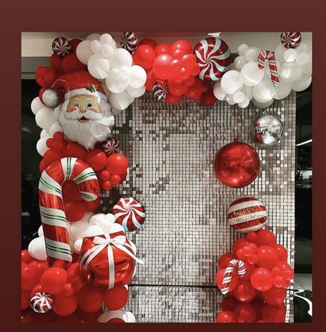 Christmas Shimmer Wall, Christmas Balloon Wall, Christmas Party Backdrop Ideas, Christmas Balloon Backdrop, Christmas Decor Backdrop, Santa Balloon, Santa Garland, Christmas Stage Decorations, Christmas Party Backdrop