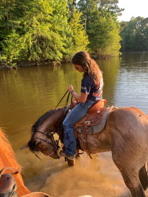 Western Equestrian Aesthetic, Owning A Horse Aesthetic, Trail Ride Aesthetic, Horse Ranch Aesthetic, Riding Horse Aesthetic, Horseback Riding Aesthetic, Horseback Riding Outfit, Aesthetic Equestrian, Riding Outfit Equestrian