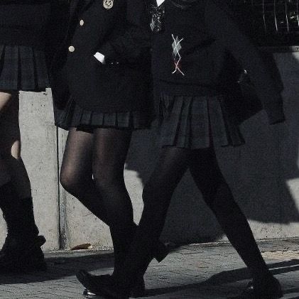 Dark Academia Fashion Aesthetic, Goth Academia, Boarding School Aesthetic, School Uniform Outfits, The Cardigans, Dark Academia Fashion, Super Rich Kids, School Uniforms, School Aesthetic