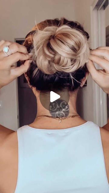 212K likes, 515 comments - justclassicallycassidy on January 11, 2021: "Messy bun, but make it professional! Full version on story + docked in highlight! Like + follow f..." Low Bun Hairstyles For Fine Hair, Messy Chignon Short Hair, Professional Messy Bun Easy Updo, Bun How To Medium Hair, Updo Hairstyles Videos Easy, Up Dos For Work Easy, Updo Hairstyles For Halter Dress, Easy Up Do Tutorial, Messy Bun With Donut