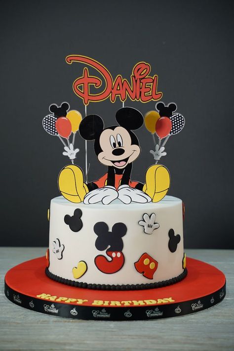 mickey mouse cake Mickey Mouse Cake Design, Mickey Mouse Birthday Cake, Torte Decorate, Mickey Cakes, Baby Birthday Themes, Mickey Mouse Cake, Cute Baking, Buttocks Workout, Mickey Party