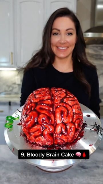 Tasty on Instagram: "Your last minute treat ideas for Halloween! That’s one real lookin’ brain @chefgenevieve" Brain Cake Ideas, Diy Brains Halloween, Halloween Brain Cake, Halloween Brain Food, Brain Cakes For Halloween, Brain Halloween Food, Halloween Brain Mold Dip, Halloween Cake Pop Recipes, Brain Cake