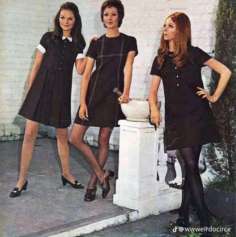 60s Mod Outfits, Goth 70s Fashion, 1960s Mod Fashion Women, 60s Goth Fashion, Gothic 60s, Mod Fashion 60s, 60s Mod Aesthetic, Mod Girl 60s, Goth 60s