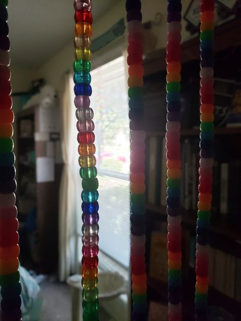 bead curtain craft, room decor, cool room Kandi Room Decor, Diy Beaded Curtain, Beaded Curtains Diy, Bead Curtain, Cool Room, Future Room, Craft Room Decor, Beaded Curtains, Upcycled Crafts