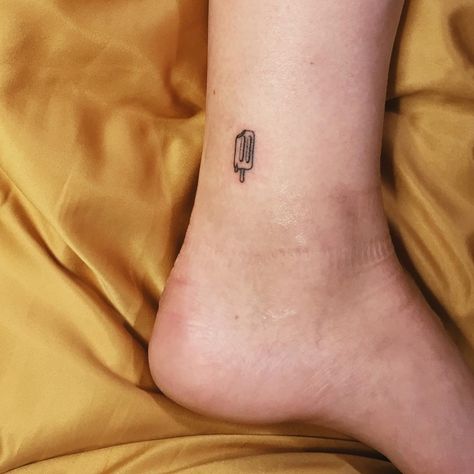 Gimme somethin sweet #stickandpoke Bluestone Babe Tattoo, Dainty Peach Tattoo, Peach Stamp Tattoo, Pewdiepie's Tattoos, Tattoos Stick And Poke, Stick And Poke Tattoos, Stick N Poke Tattoo, Poke Tattoo, Stick And Poke