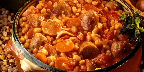 Cassoulet espagnol Sausage Cassoulet, Beans And Sausage, Polenta Recipes, French Dishes, Fish And Meat, Seafood Dishes, Winter Food, Nutrition Recipes, Tasty Dishes