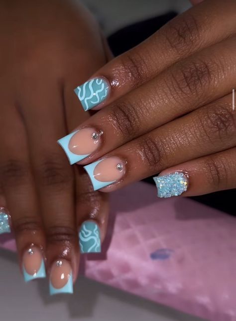 Graduation Nails Short Square, Back To School Nails 5th Grade, Teal Birthday Nails, Bluey Nail Ideas For Kids, Cute Nails Back To School, Back To School Nails Blue, Short Acrylic Nails Designs Blue, 6th Grade Nails, First Day Of School Nails Acrylic