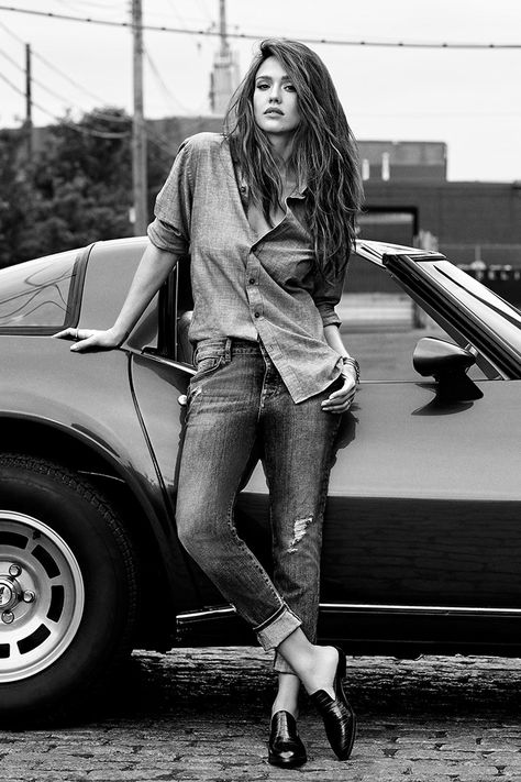 Sassy Photography, Driving Woman, Edgy Photography, Car Shoot, Car Experience, Foto Poses, Street Fashion Photography, Trik Fotografi, Car Girl