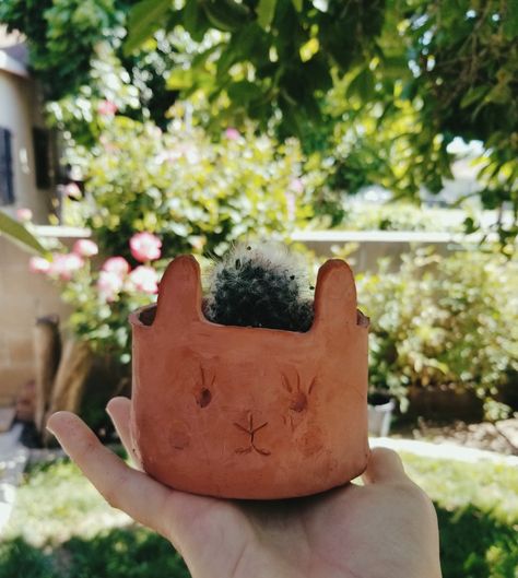 Air Dry Clay Rabbit, Air Dry Clay Pots & Planters, Air Hardening Clay Ideas, Self Hardening Clay Ideas, Air Dry Clay Pots, Air Dry Clay Pot, Self Hardening Clay, Diy Air Dry Clay Projects, Pottery Plant Pots