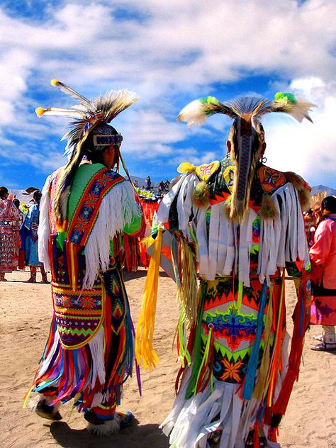 Two Grass Dancers Beading Artwork, Grass Dance Regalia, Grass Dancer, Pow Wow Dancers, Grass Dance Outfits, Powwow Outfits, American Indian Clothing, Pow Wow Regalia, Native Regalia