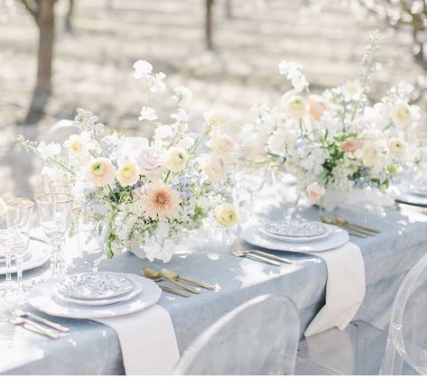 Pastel Spring Wedding Centerpieces, Light Blue Wedding Table, Wedding With Light Blue Accents, Light Blue Tablescape, Wild Flower Wedding Table Decor, Summer Wedding Color Palette Pink, Blue Tablecloth Wedding, Pale Blue Wedding Theme, Spring Wedding Tablescapes