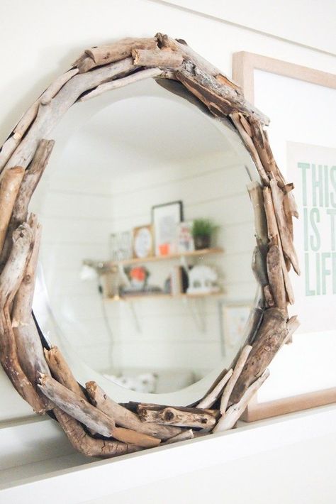 DIY Driftwood Mirror: Rethinking a DIY Disaster! - The Learner Observer Diy Mirror Design, Bad Inspo, Diy Mirror Decor, Spiegel Diy, Mirror Decor Ideas, Diy Driftwood, Driftwood Diy, Diy Storage Rack, Driftwood Mirror