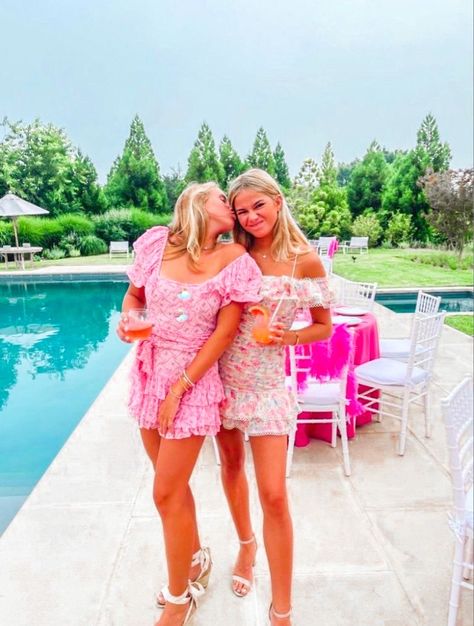 Nantucket Preppy Aesthetic, Diffrent Aesthics, Preppy Pfps, Preppy Fits, Fits Ideas, Fancy Fits, Preppy Spring, Preppy Girls, Pink And White Dress